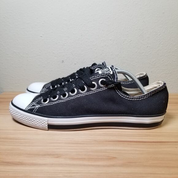 Converse Men's Size 11 Chuck Taylor All Stars Low Top Sneakers Black Canvas - Picture 1 of 11